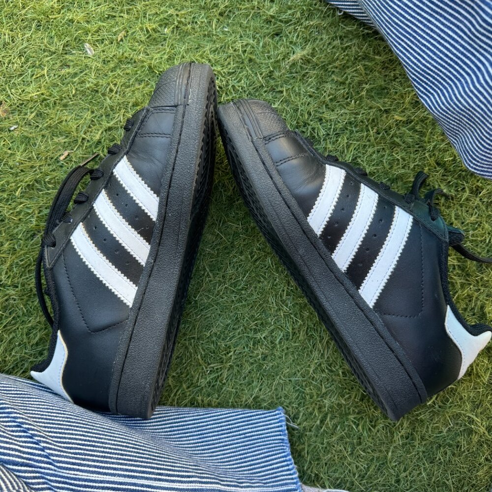 Shelltoe Black Adidas - Picture 4 of 11